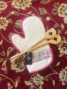 Oven Mitt with Decorative Trim and Wooden Spoons
